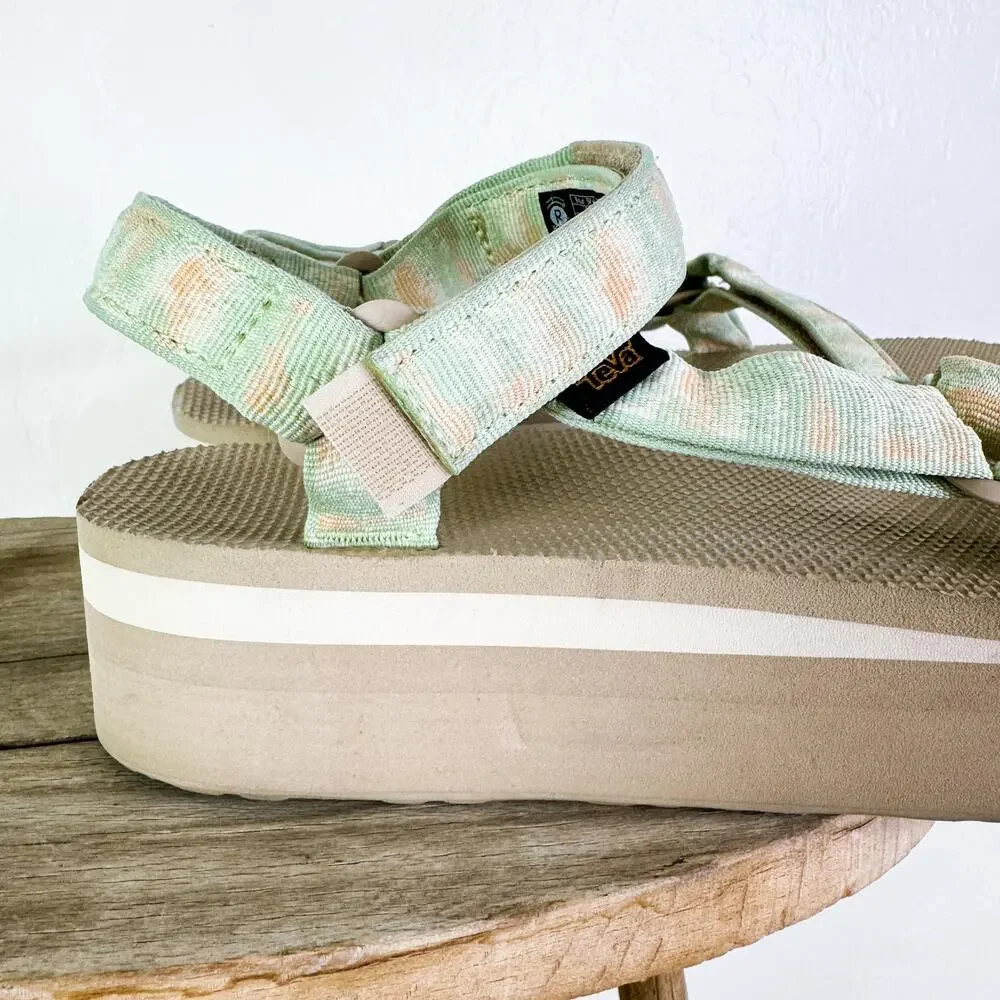 Teva Women's Flatform Universal Sandal Iridescence Rutabaga Outdoor Size 11 NWT